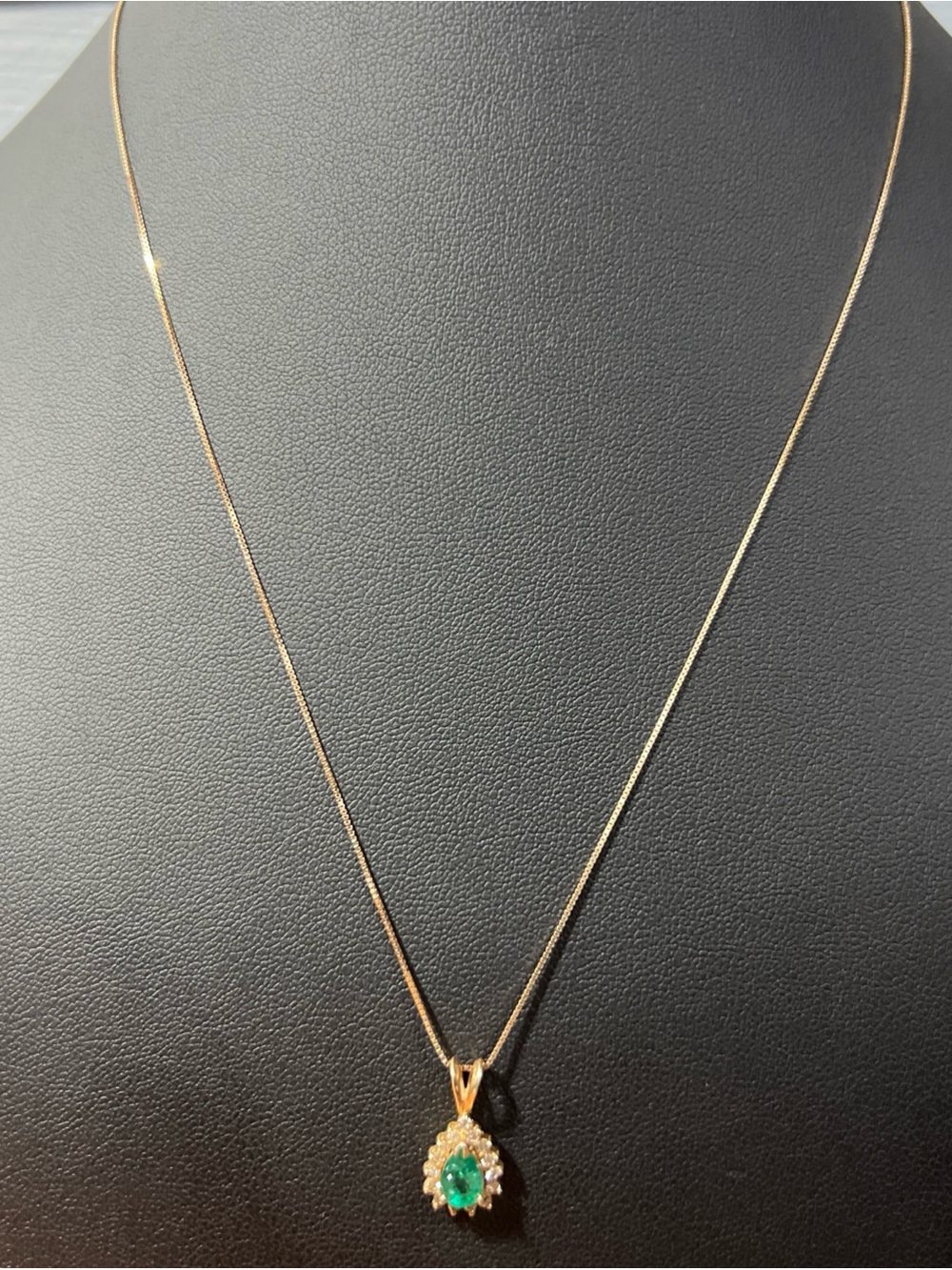 14k Yellow Gold 18” Necklace Pear Shaped Green Emerald Diamond Halo Pendant